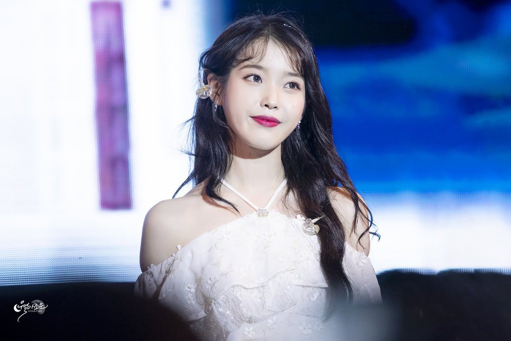 아이유는 어쩜 이리 이쁘지.jpgif | 인스티즈