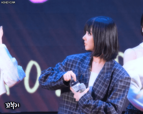 그냥 물 마시는 여자친구 은하.gif | 인스티즈