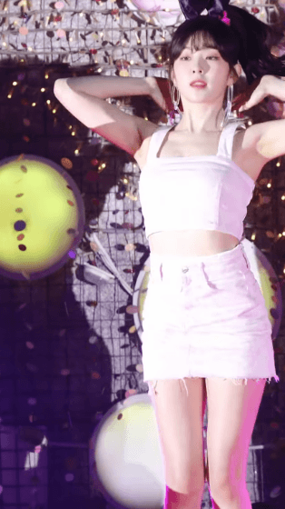 과감한 의상의 핑크 아이린.gif | 인스티즈