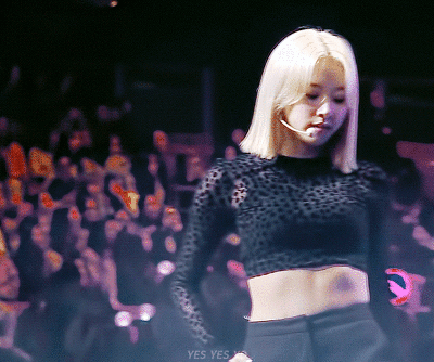 복근 단련 제대로 하는지 검사하는 트와이스 멤버들 | 인스티즈