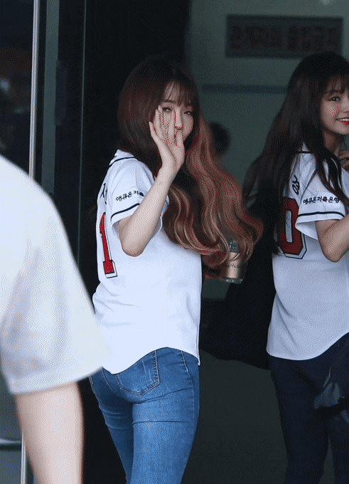 프로미스나인 노지선 뒷모습 .gif | 인스티즈