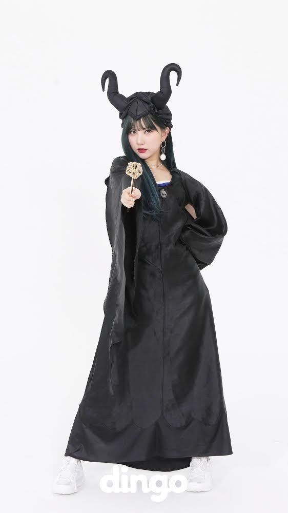 섹시하게 말레피센트 코스프레한 여자친구 은하 | 인스티즈