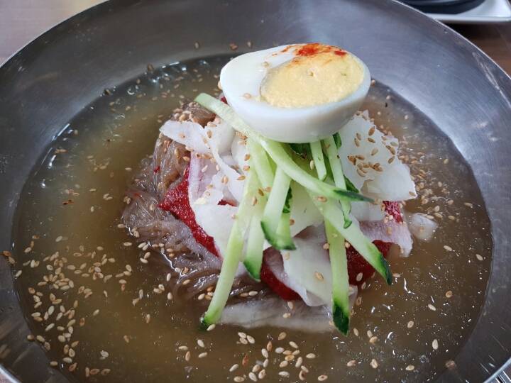 냉면..삶은 달걀..바로 먹는다.vs육수에 적셔 나중 먹는다 | 인스티즈