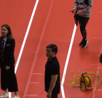 갑자기 엉만튀 하고 도망가는 사람.gif | 인스티즈