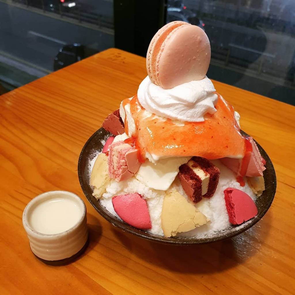 먹은 사람마다 평이 엄청 갈리는 설빙 딸기마카롱빙수......jpg | 인스티즈
