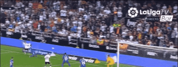 이강인 이뻐해주는 발렌시아 현지 팬들.gif | 인스티즈