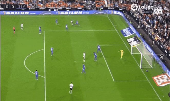 이강인 이뻐해주는 발렌시아 현지 팬들.gif | 인스티즈