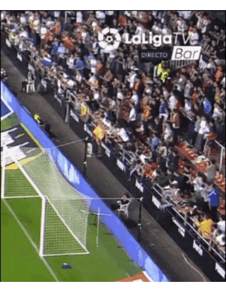 이강인 이뻐해주는 발렌시아 현지 팬들.gif | 인스티즈