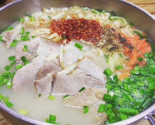 제주도의 한 유명 고기국수집 | 인스티즈