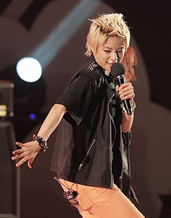 Amber Liu in Seoul Plaza (2).jpg