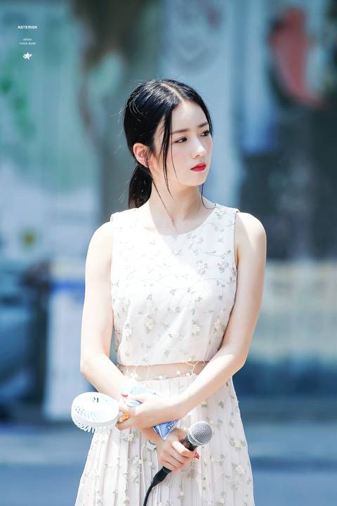 에이핑크 윤보미 vs 뽀미 상반된 이미지.jpgif | 인스티즈