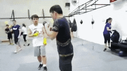 아들이 답답했던 어느 복싱 선수.gif | 인스티즈