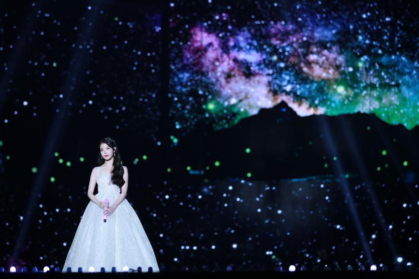 긴머리가 잘어울리는 아이유.jpgif | 인스티즈