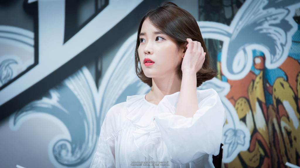 단발머리가 잘어울리는 아이유.jpgif | 인스티즈