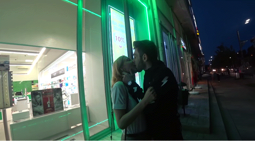 러시아에서 처음 만난 누나들과 키스하는 유튜버 | 인스티즈