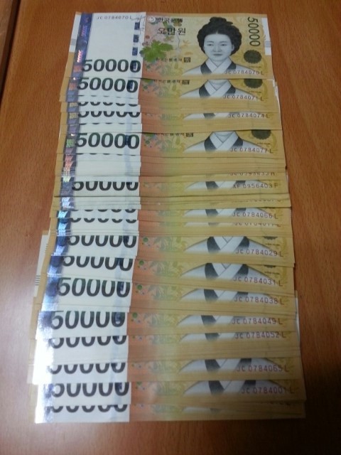 평생 언제어디서든 하루 치킨1마리공짜 vs 500만원 일시불지급 | 인스티즈