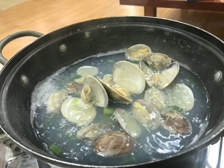 본인이 가장 좋아하는 횟집 기본 밑반찬은? | 인스티즈