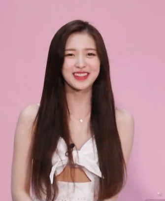 과거 자신을 보는 오마이걸 아린.gif | 인스티즈