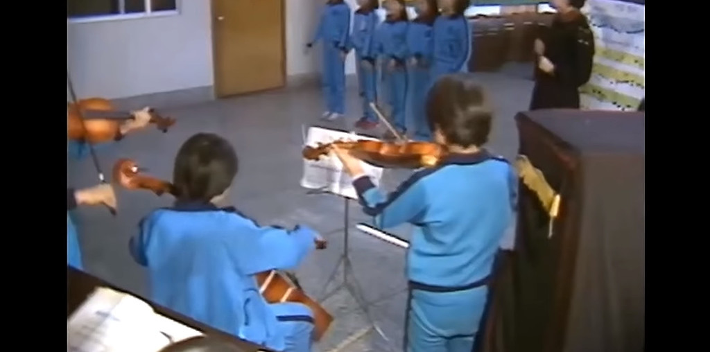 그때 그 시절.... 80년대 사립 '국민학교'의 아주 '흔한' 음악수업 풍경 | 인스티즈