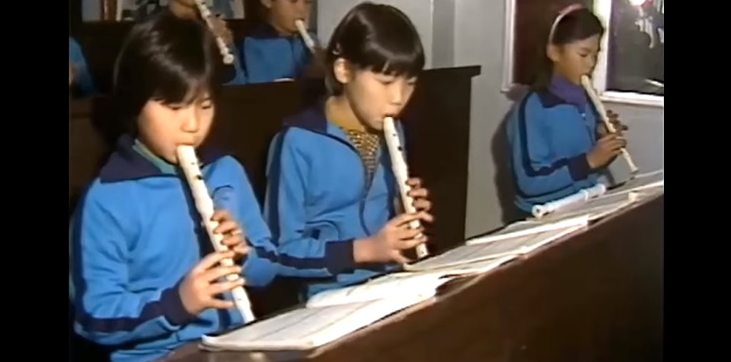 그때 그 시절.... 80년대 사립 '국민학교'의 아주 '흔한' 음악수업 풍경 | 인스티즈