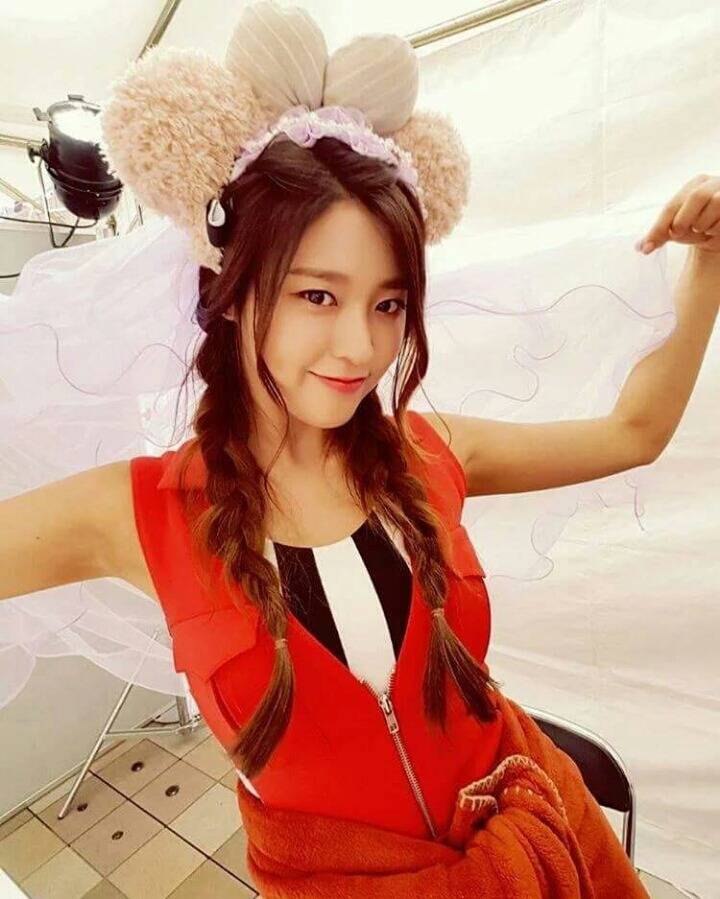 오늘자 설현이 떠려니 | 인스티즈