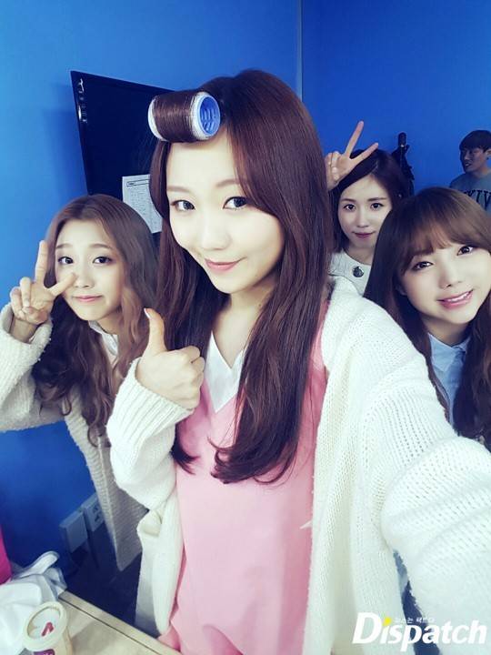 [스타캐스트] "휴대폰을 털어라"...러블리즈, 운명의 컴백셀카 | 인스티즈