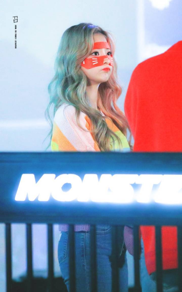 캠퍼스에 흔히 있을 것 같은 프로미스나인 이나경 | 인스티즈