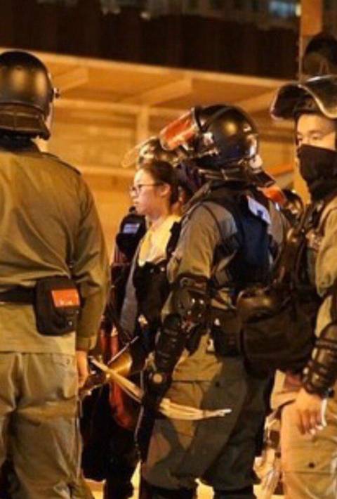 홍콩에서 공안에 체포된 폭도들이라는데..jpg | 인스티즈
