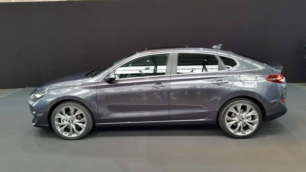 2018 신형 현대 i30 패스트백 실사 | 인스티즈