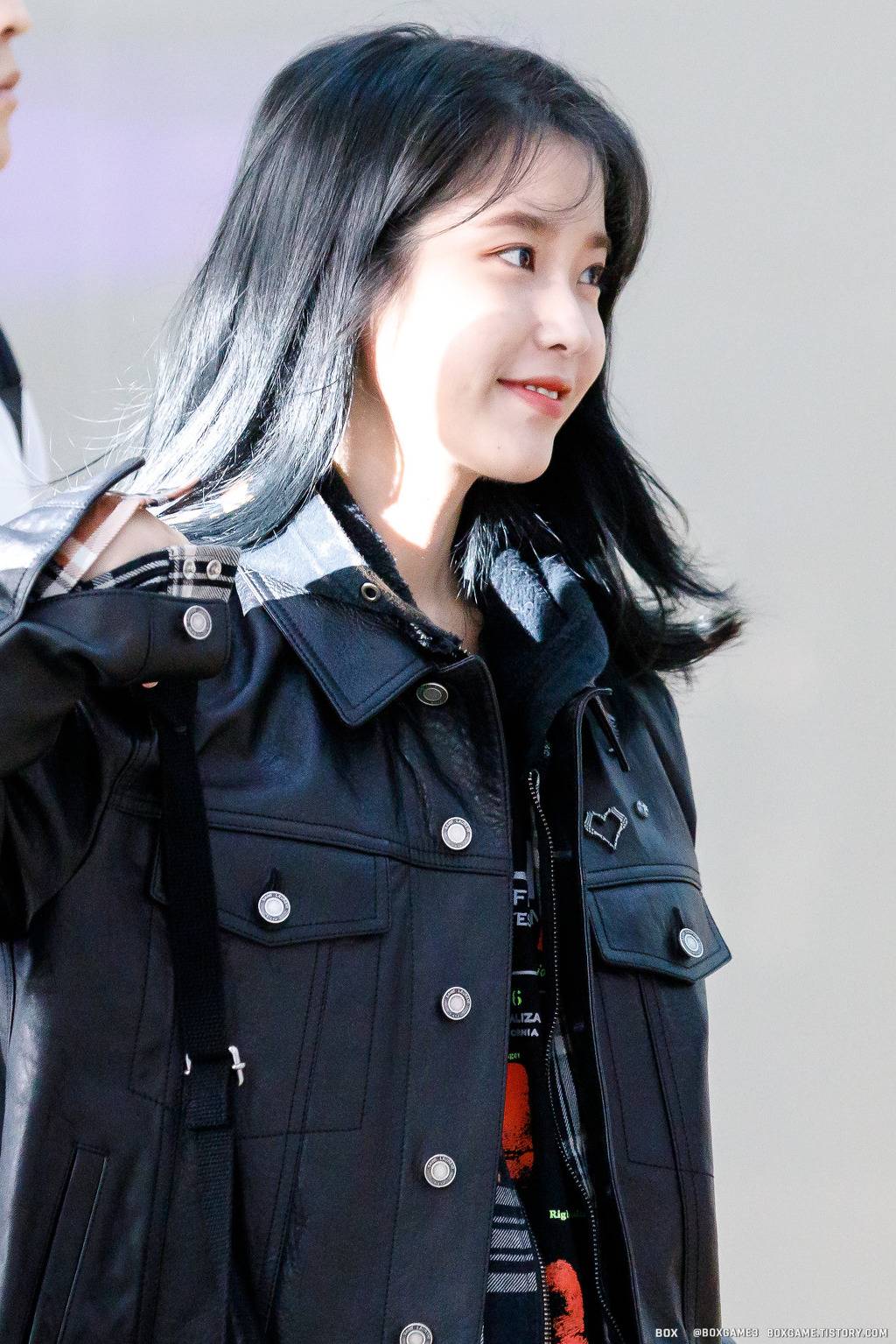 출국하는 아이유 미모.jpg | 인스티즈