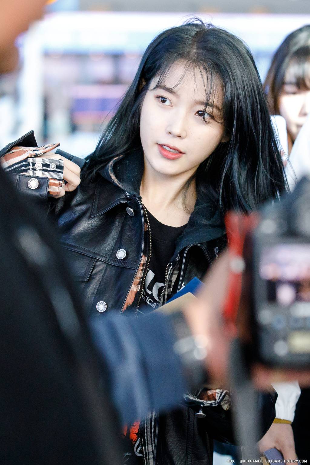 출국하는 아이유 미모.jpg | 인스티즈