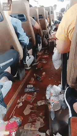 중국에서 고속버스타면 받는 문화충격 gif | 인스티즈