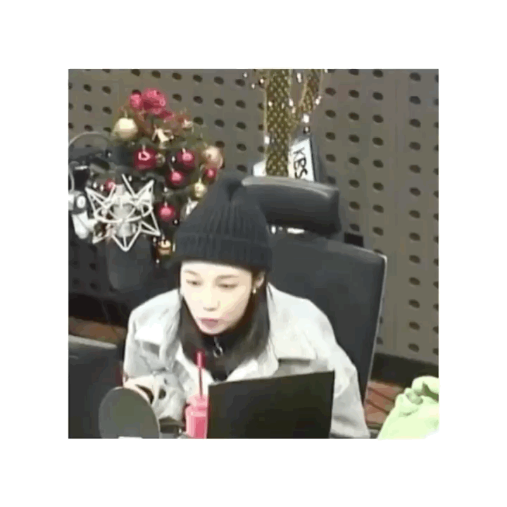입술 틴트 바르는 에이핑크 정은지.gif | 인스티즈
