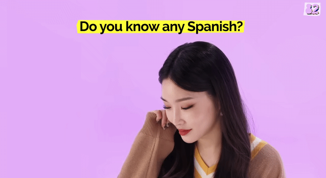 kpop가수가 영어로 말하면서 스페인어 컨텐츠 뽑는 짤.gif | 인스티즈