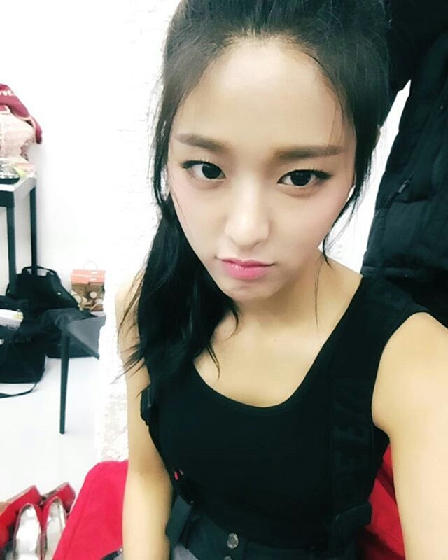 오늘자 설현이 인스타 (폭풍업뎃) | 인스티즈