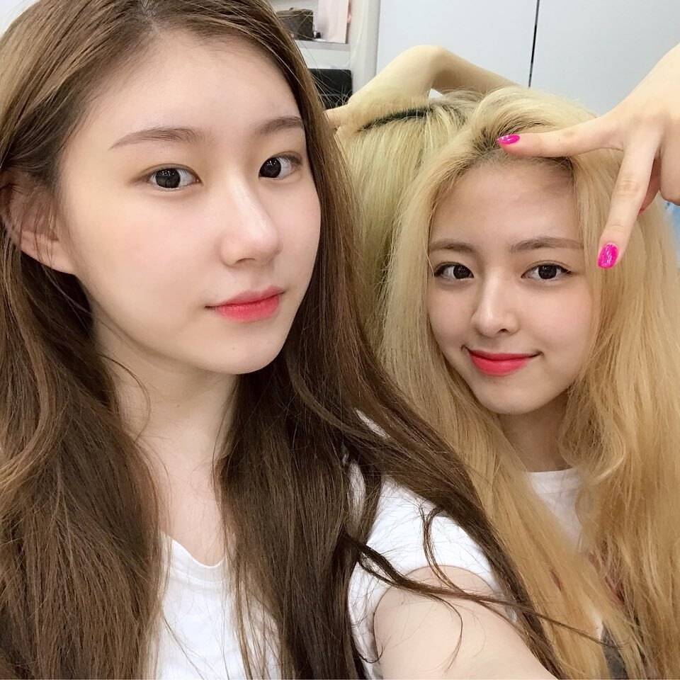 유나 생일이라 폭풍업뎃한 ITZY 인스타그램.jpg | 인스티즈