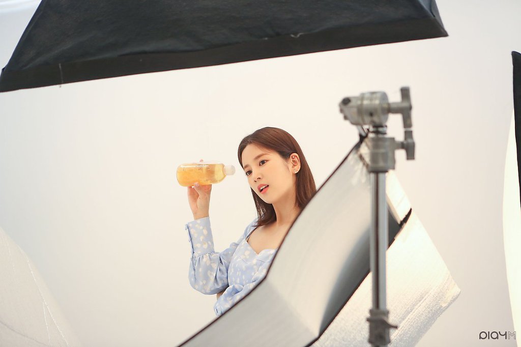 오늘도 예쁨 초과 롱롱의 광고 촬영 비하인드♥ - 에이핑크 초롱이 | 인스티즈