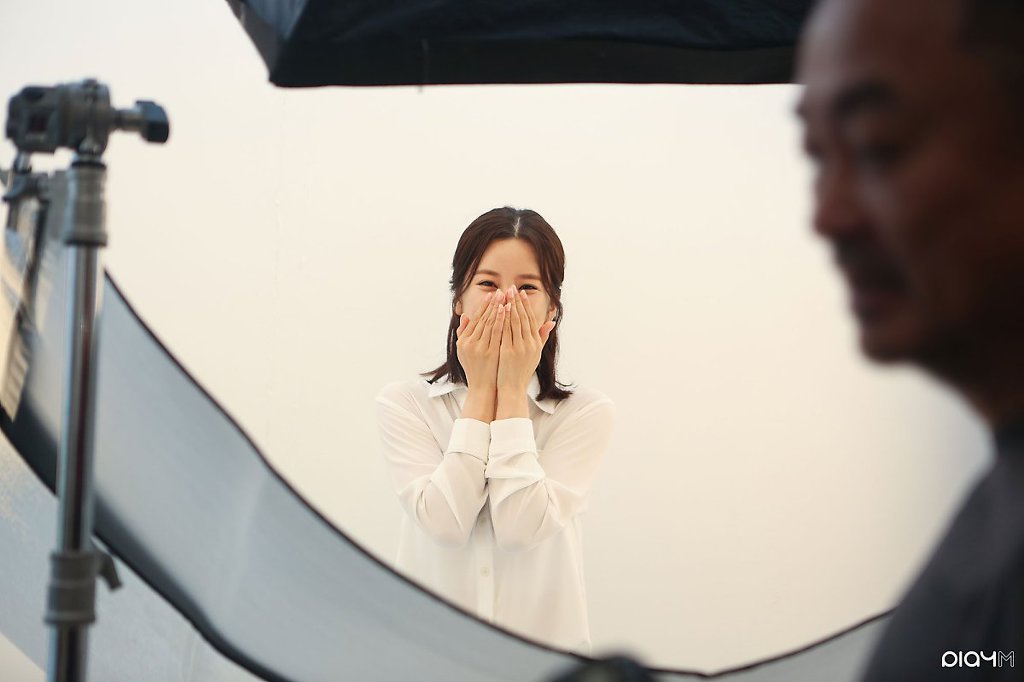 오늘도 예쁨 초과 롱롱의 광고 촬영 비하인드♥ - 에이핑크 초롱이 | 인스티즈