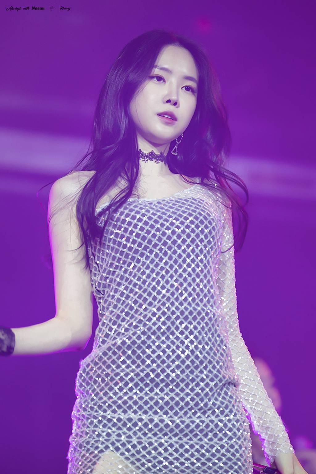 [에이핑크] 맘스터치는 역시 딥치즈버거라서 나은이 | 인스티즈