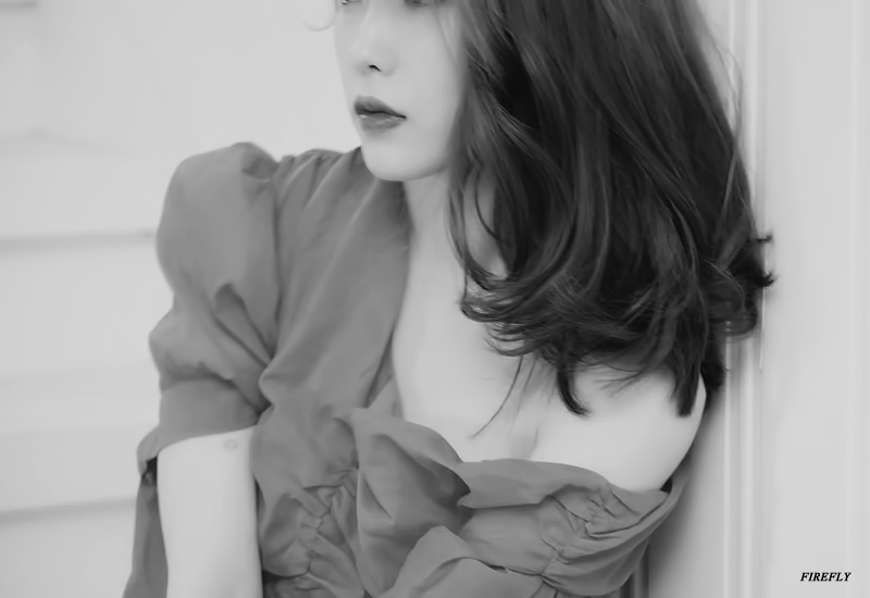 2020시그 촬영하는 아이유.gif | 인스티즈