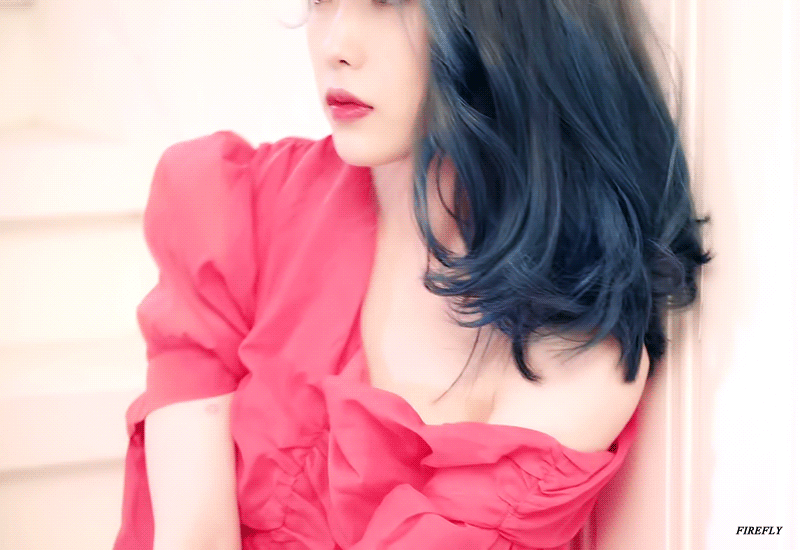 2020시그 촬영하는 아이유.gif | 인스티즈