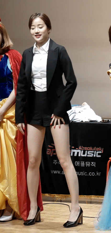 에이프릴 이나은 다리.gif | 인스티즈