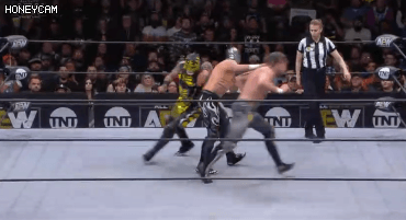 [AEW] 케니 오메가 &amp; 행맨 페이지 vs 루차 브라더스 gif | 인스티즈