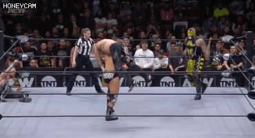 [AEW] 케니 오메가 &amp; 행맨 페이지 vs 루차 브라더스 gif | 인스티즈