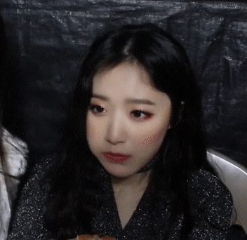 사모예드닮아서 귀여운데 가끔 얼음미녀되는 (여자)아이들 슈화.jpgif | 인스티즈