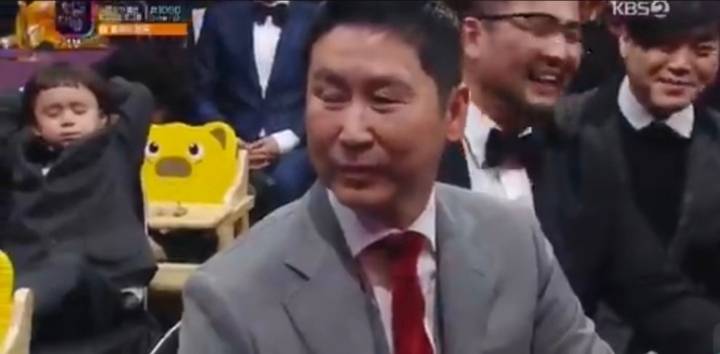 인생의 전부를 예능에 바친 자의 시상식에서의 여유.jpg | 인스티즈