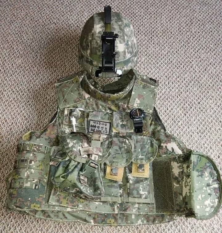 한국군 코스튬하는 영국사람.jpg | 인스티즈