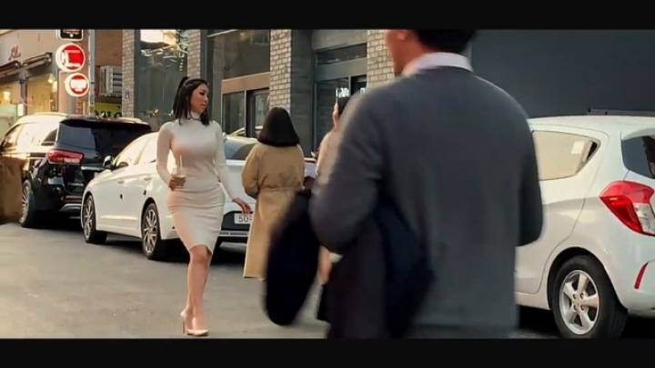 킴 카사디안으로 변신한 사유리 누나의 이태원 정복기.... | 인스티즈