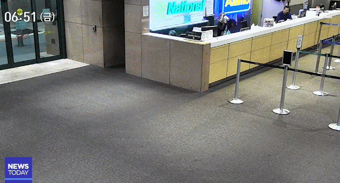 공항에 자동차 돌진 ㄷㄷ.gif | 인스티즈