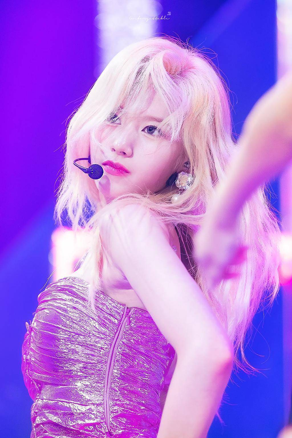 무대에서 춤출때가 제일 섹시한 내 자.기. 미나토자키 사나 | 인스티즈